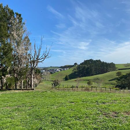 Cosy Cabin To Stay Even Better Than Glamping Pukekohe Bagian luar foto